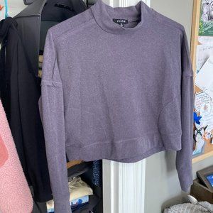 Zobha Cropped Women's Medium Athleisure sweater